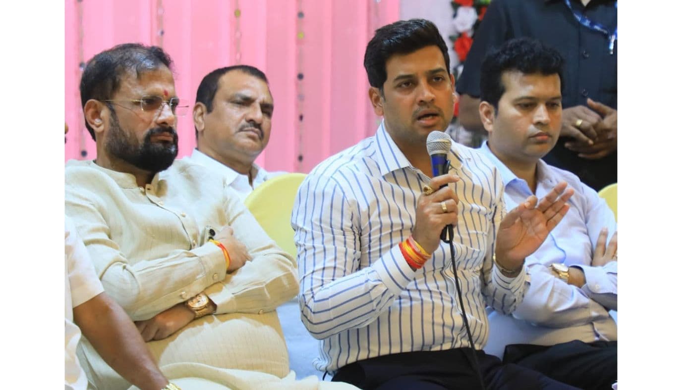 Political rally — image 11